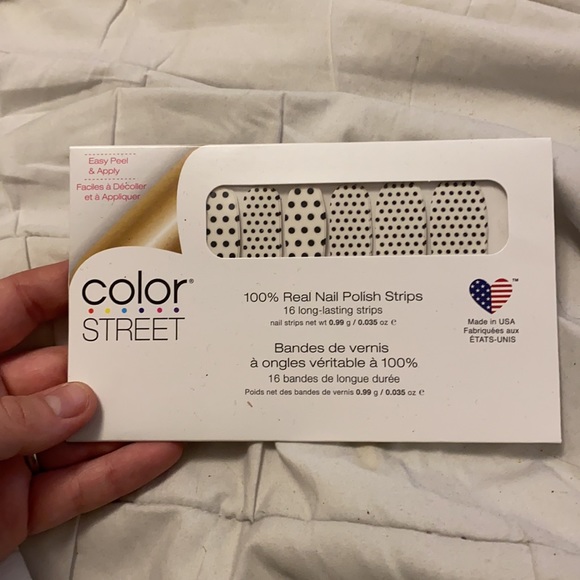 Color street - Picture 3 of 17